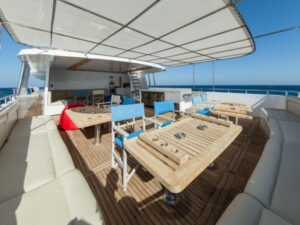 Blue Seas Sonnendeck